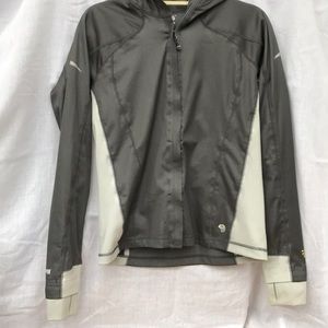 Mountain Hardwear Wind Stopper light jacket